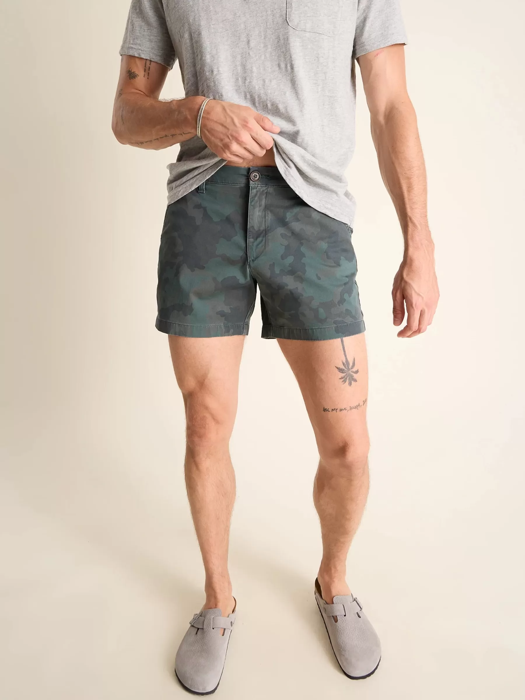 Chubbies Shorts Chino Shorts>The Camoflaugers DarkGreenCamoflauge