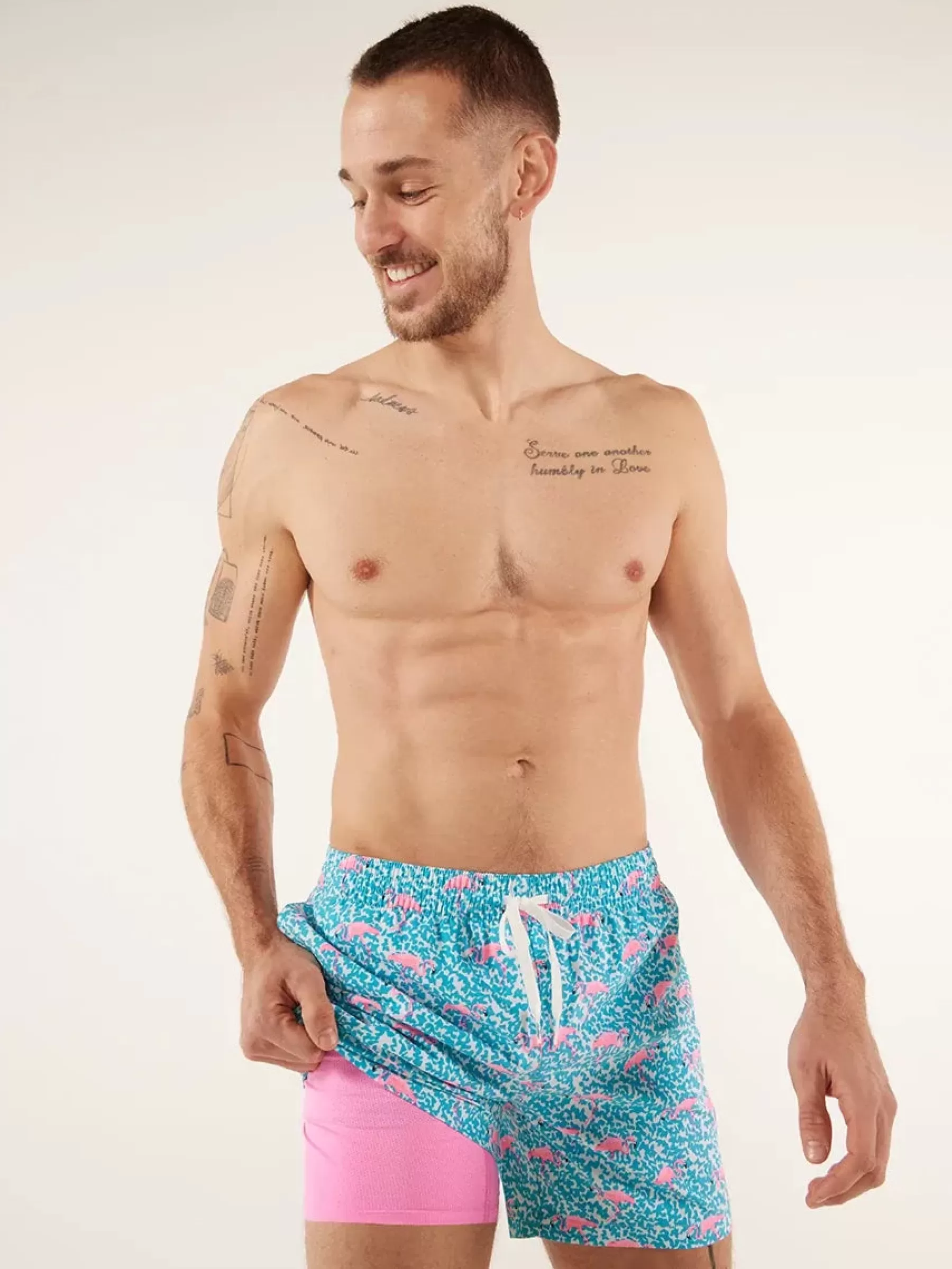 Chubbies Shorts Lined Classic Swim Trunks | Lined Classic Swim Trunks>The Domingos Are For Flamingos BlueSpotwithFlamingos