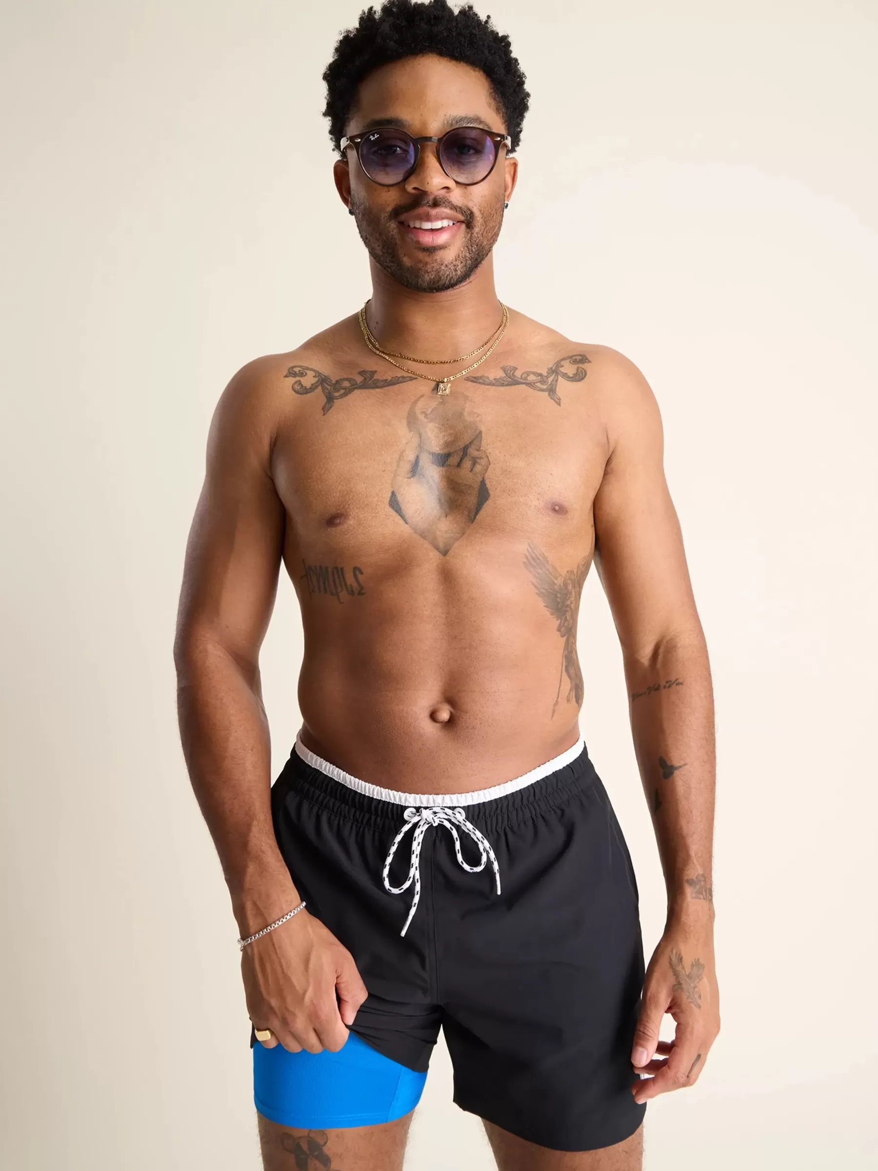 Chubbies Shorts Lined Classic Swim Trunks | Lined Classic Swim Trunks>The Electric Capes Black