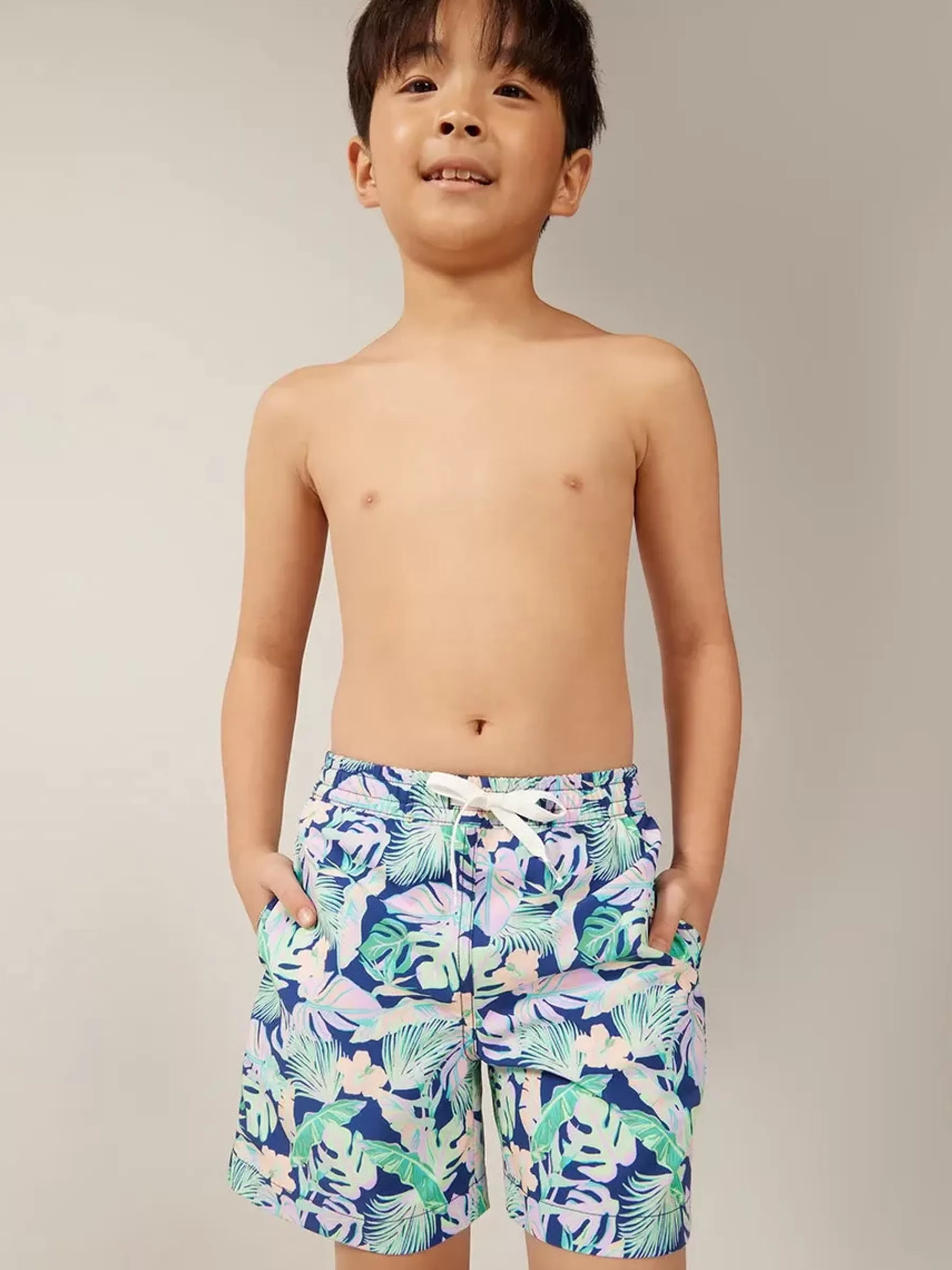 Chubbies Shorts Swim Trunks | Swim>The Night Faunas NavyLeaf