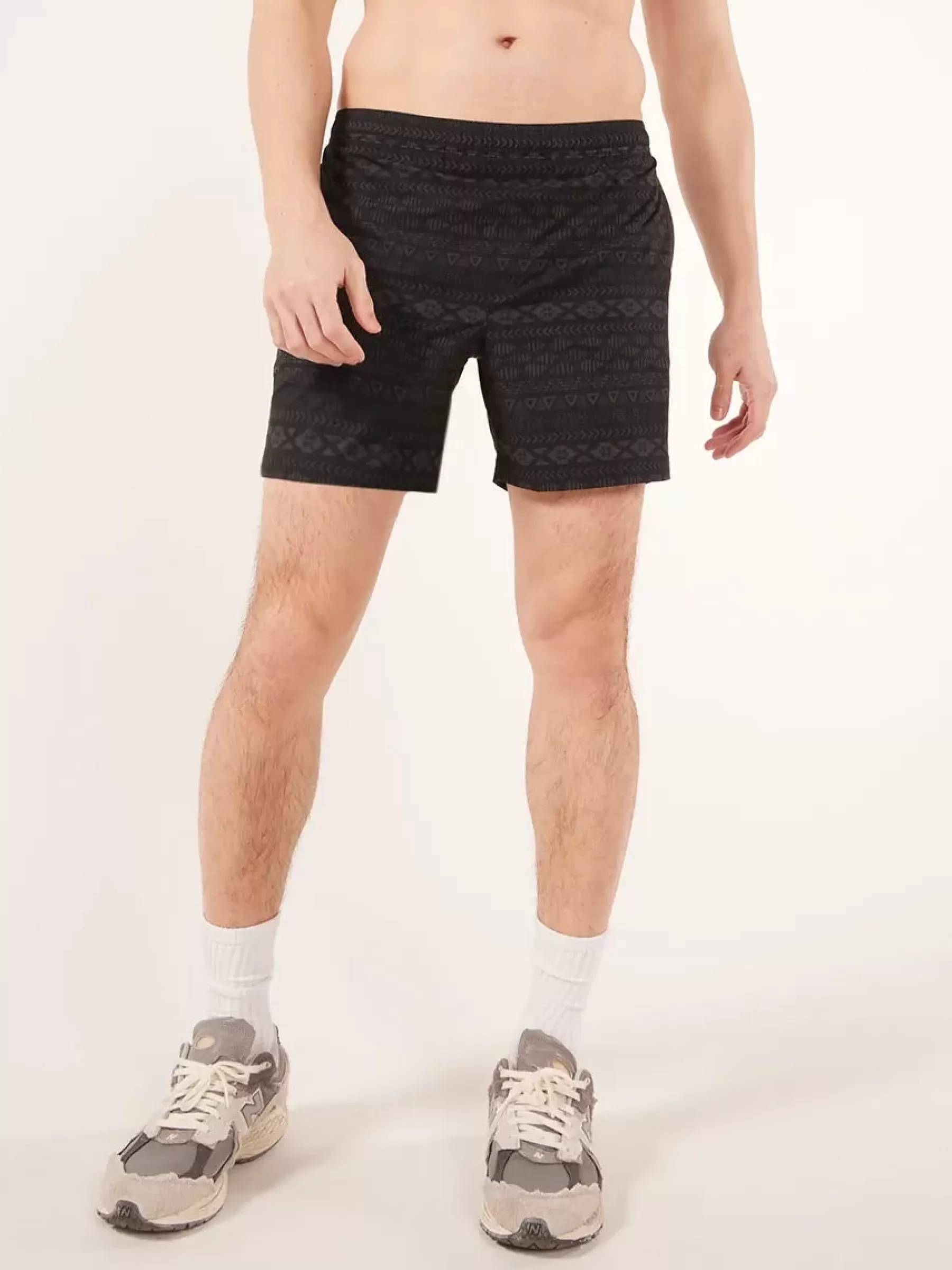 Chubbies Shorts Sport Shorts>The Ready Set Geos BlackGeometric/CoralGeometricLiner