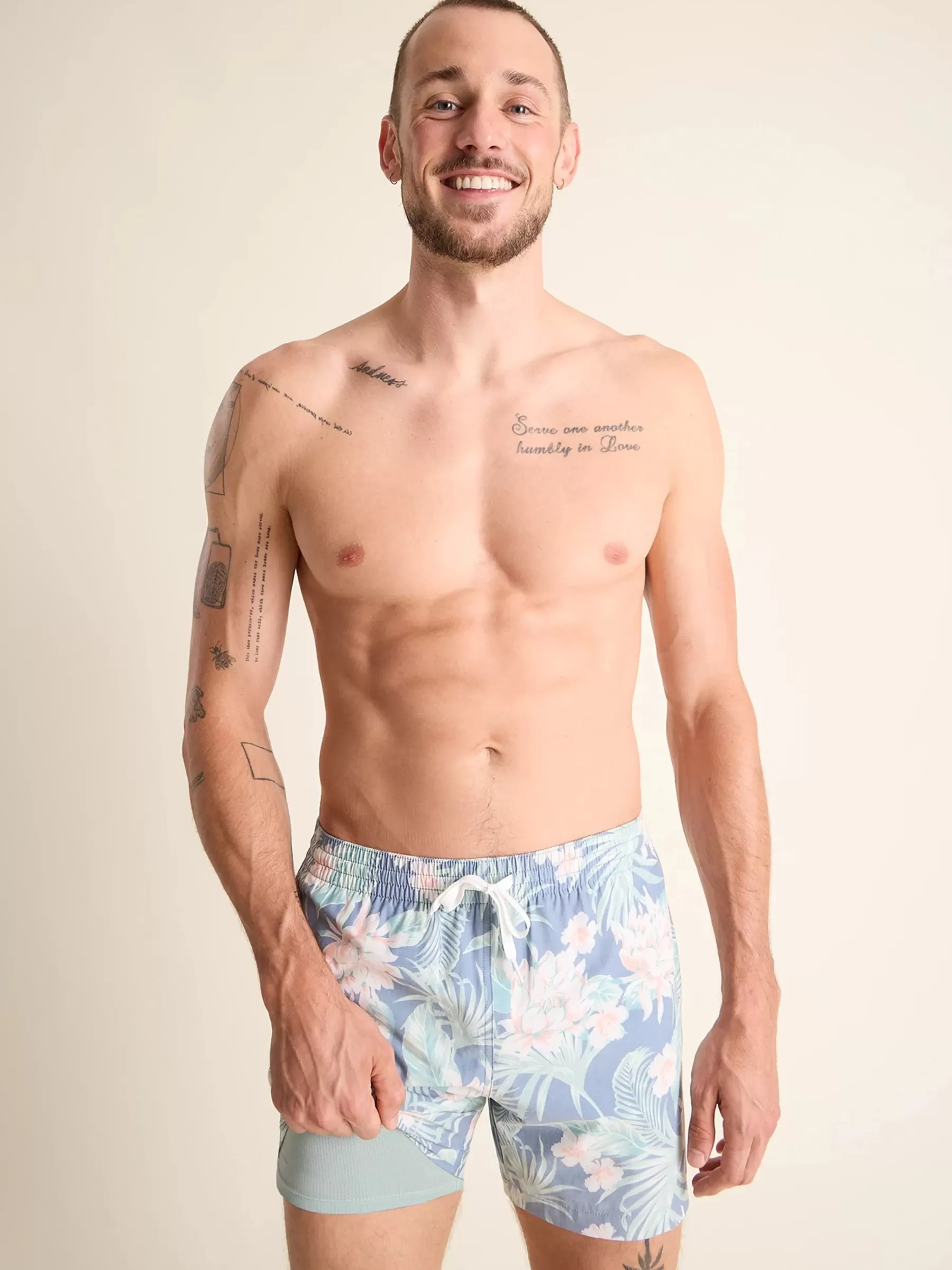 Chubbies Shorts Lined Classic Swim Trunks | Lined Classic Swim Trunks>The Resort Wears FadedBlueFloral