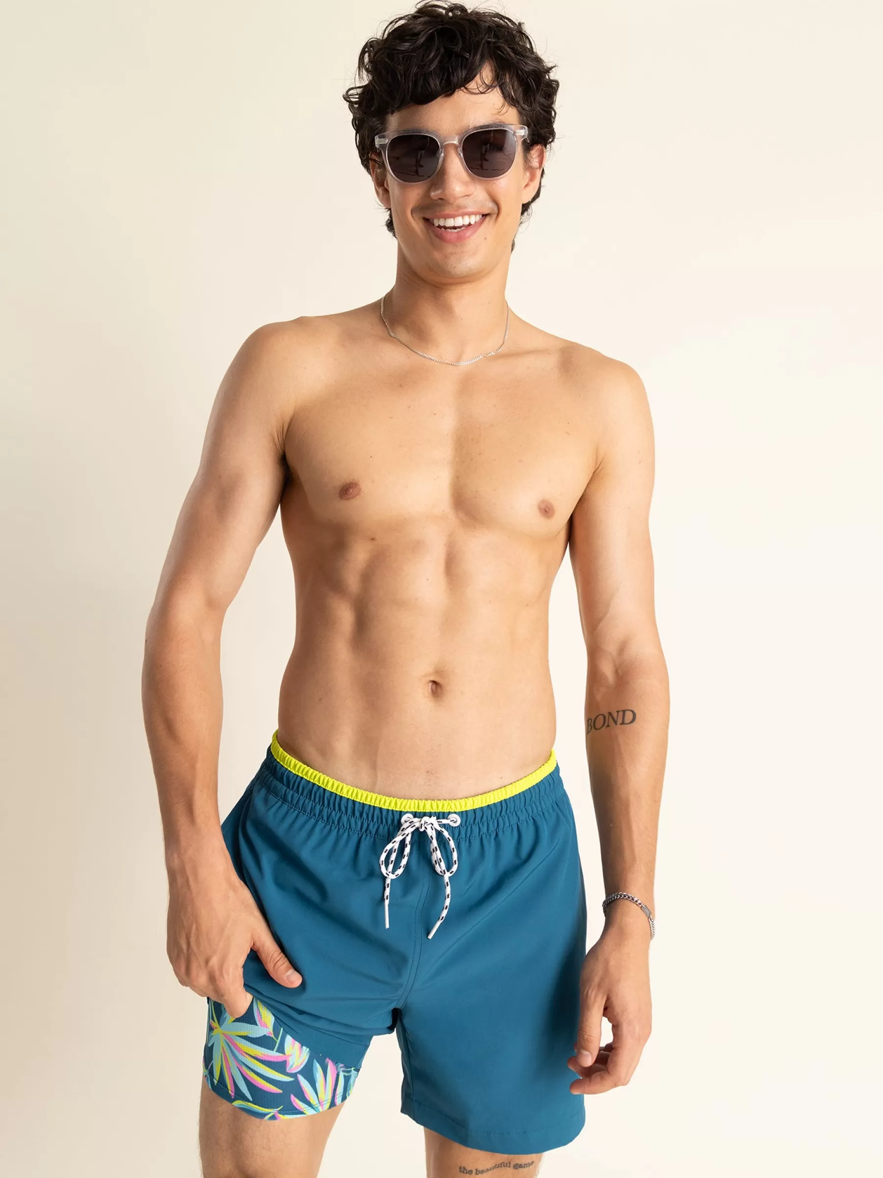 Chubbies Shorts Lined Classic Swim Trunks | Lined Classic Swim Trunks>The Rip Tides DarkBlue