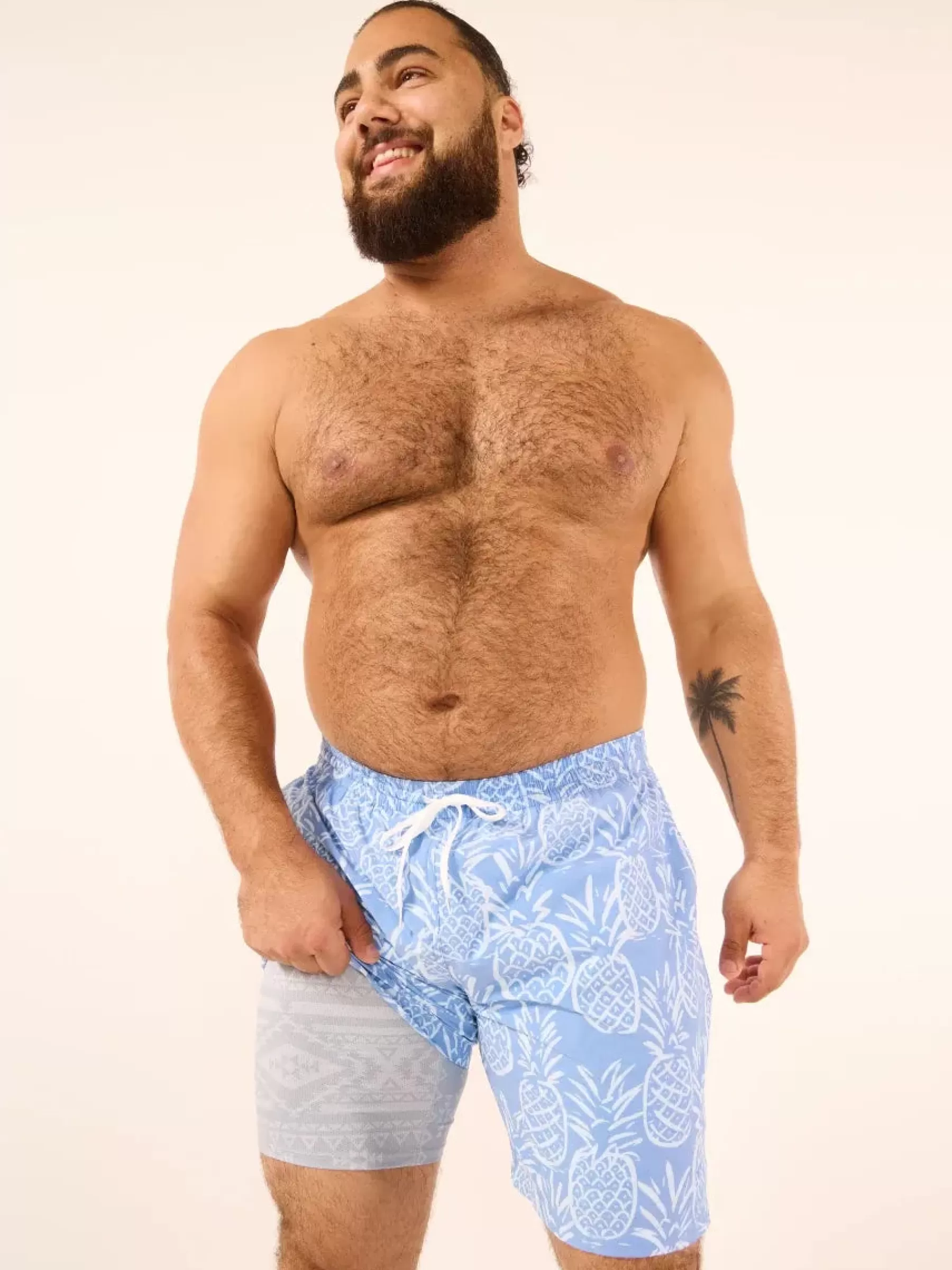 Chubbies Shorts Lined Classic Swim Trunks | Lined Classic Swim Trunks>The Thigh-Napples FadedBluePineapple