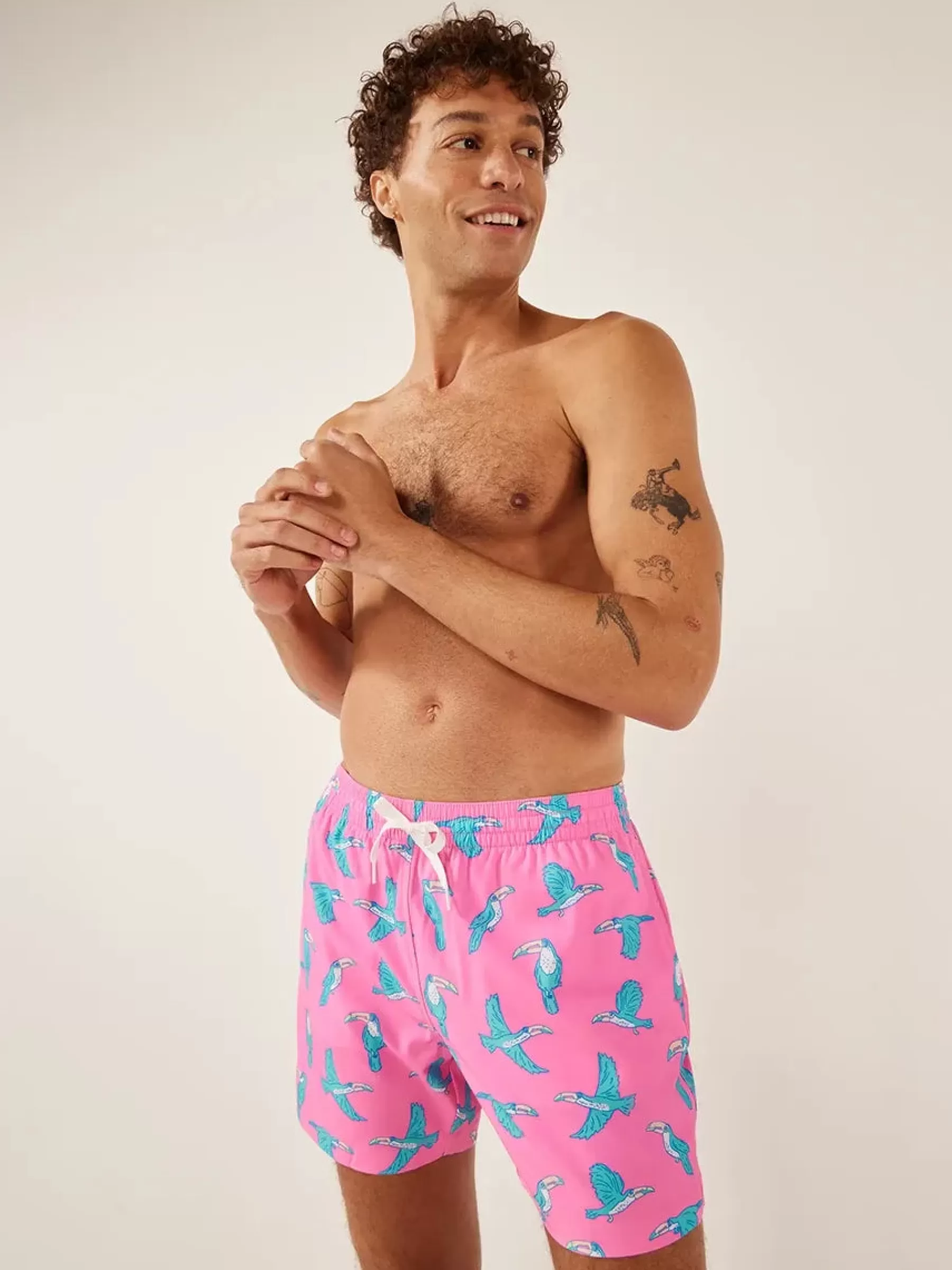 Chubbies Shorts Classic Swim Trunks | Classic Swim Trunks>The Toucan Do Its PinkBirds