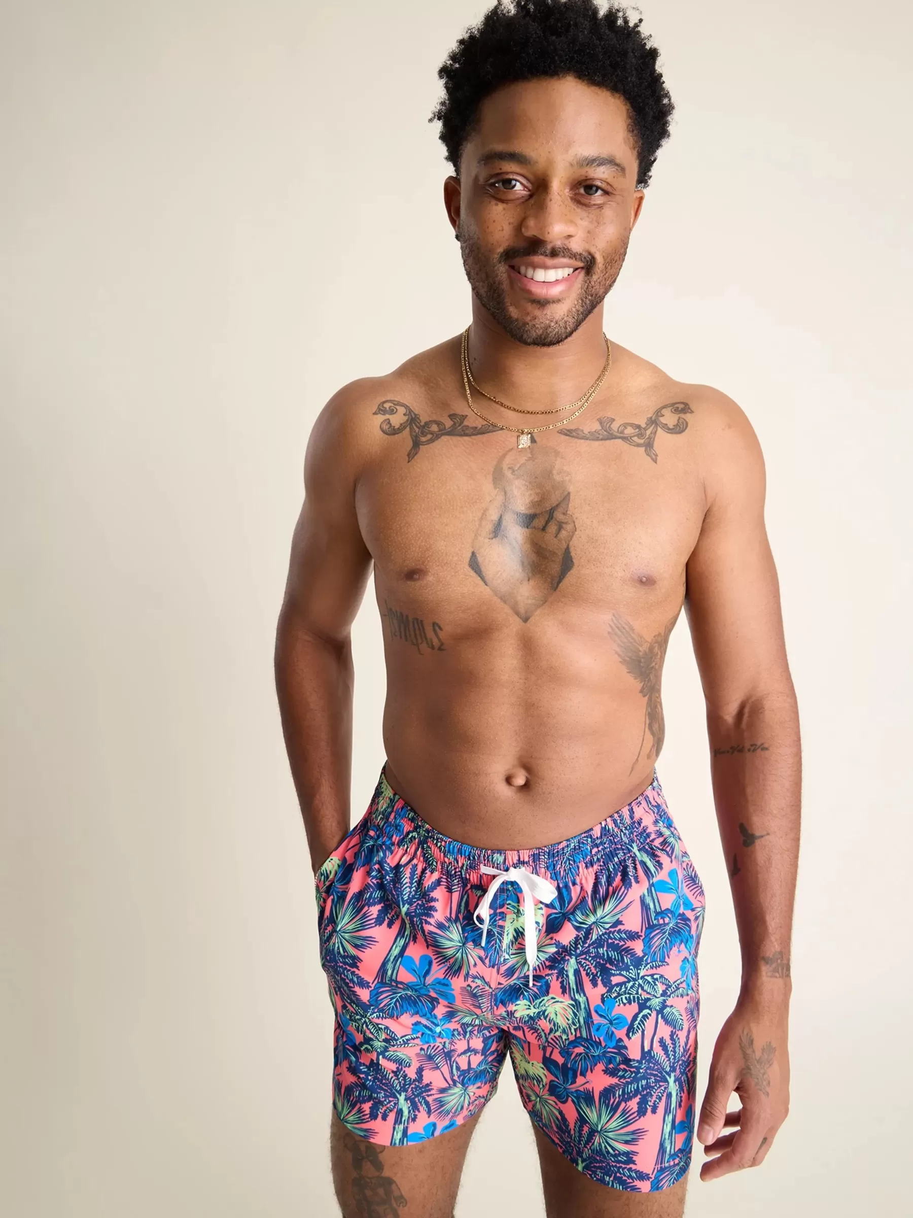 Chubbies Shorts Classic Swim Trunks | Classic Swim Trunks>The Wild Things PinkPlants