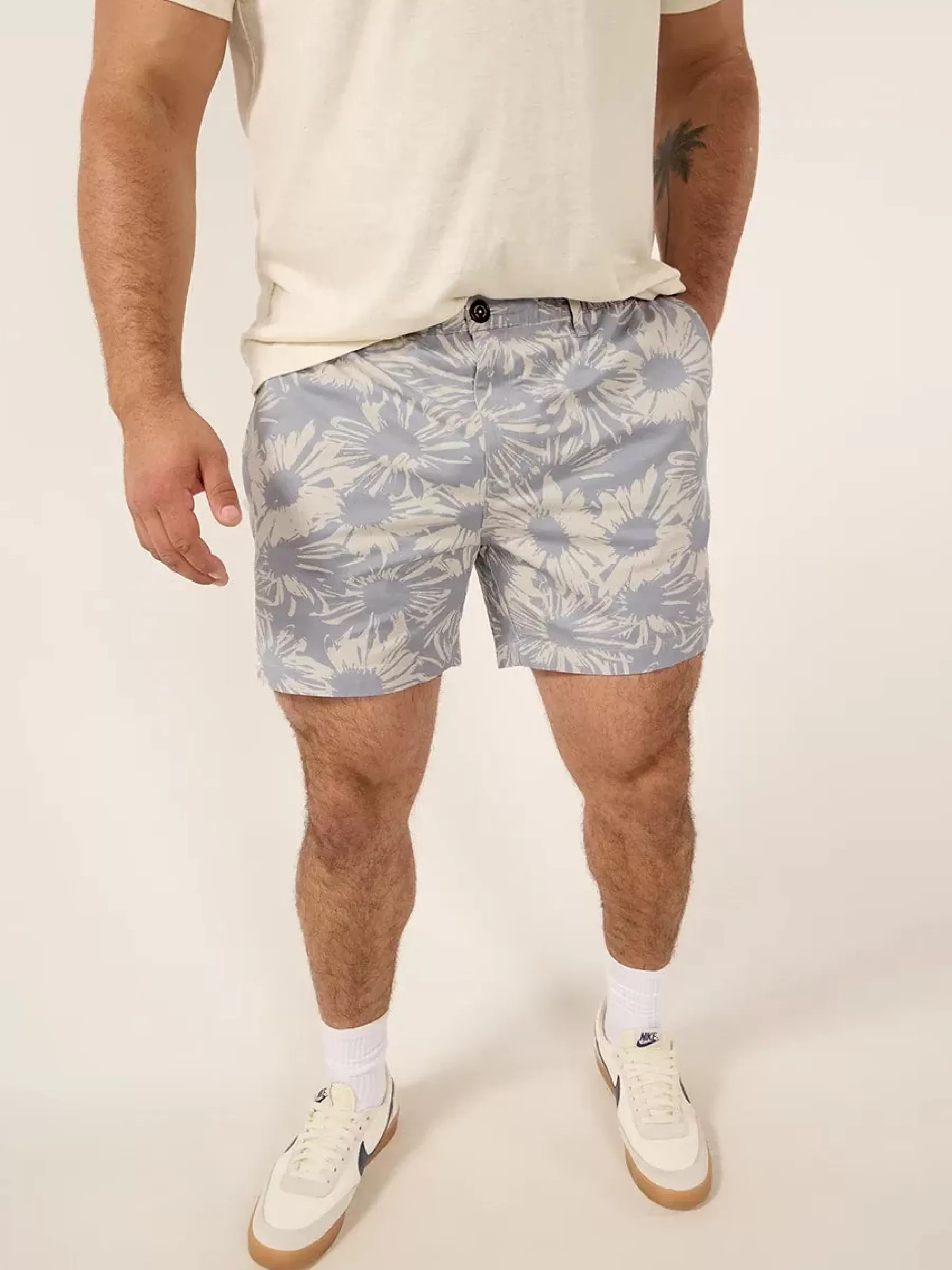 Chubbies Shorts Originals Shorts Collection>The You Drive Me Daisies BlueFloral